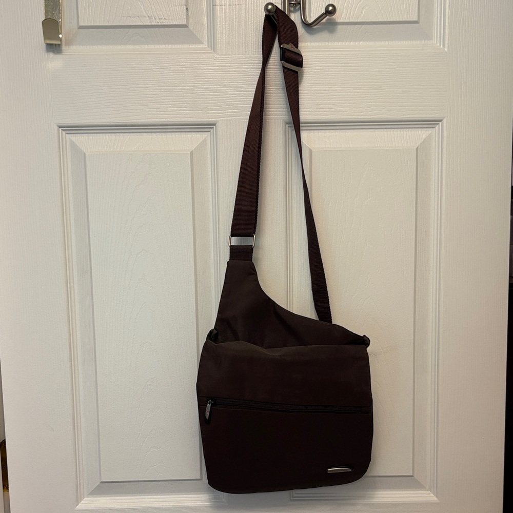 TRAVELON Anti-Theft Medium/Large Crossbody Bag Unisex Travel Purse Brown